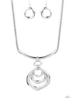 paparazzi Shiny Silver Layered Circle Pendant Necklace with Matching Earrings